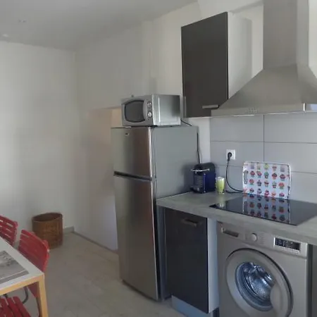 23 Rostan Apartment *